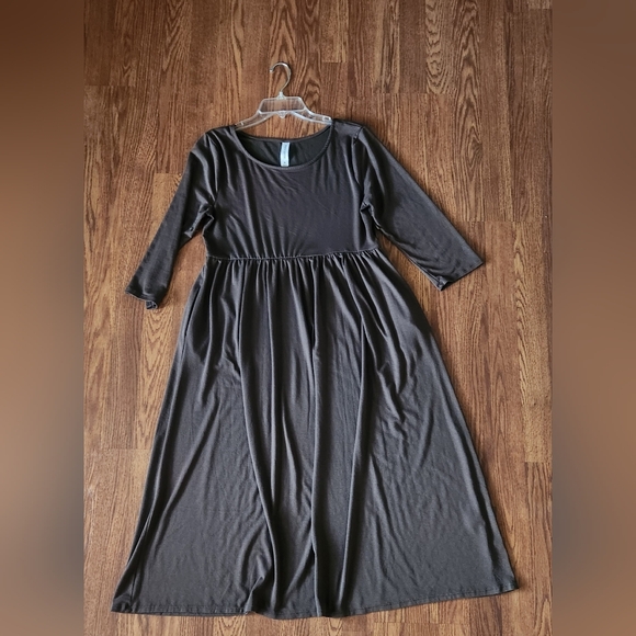 Zenana Outfitters Dresses & Skirts - Zenana Outfitters Dark Brown Long Sleeve Dress